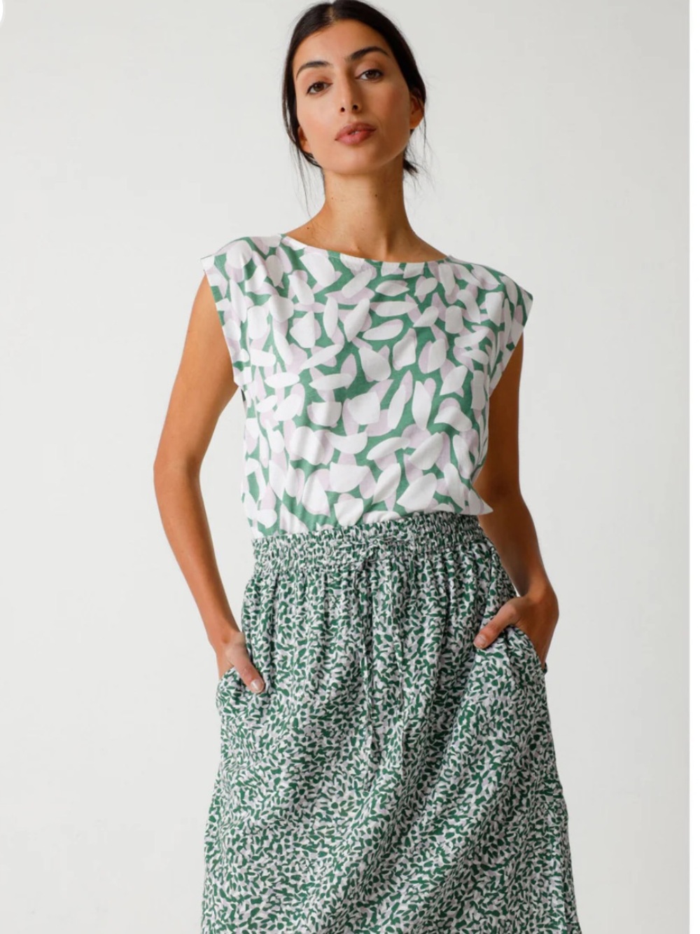 NWT SKFK Marixol Big Petals Organic Cotton Cap Sleeve Tee Top EU 38 | US 6